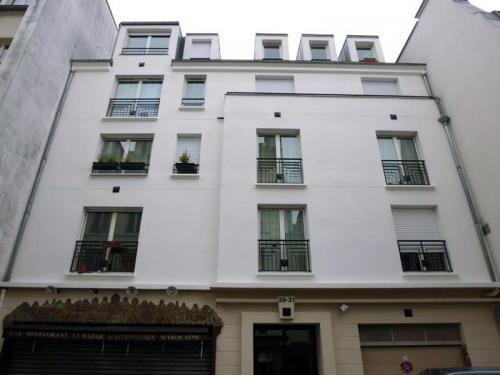 Ravalement de façade coté rue - Paris, rue de lappe