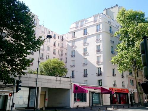 Ravalement côté rue avenue Gambetta - Courbevoie