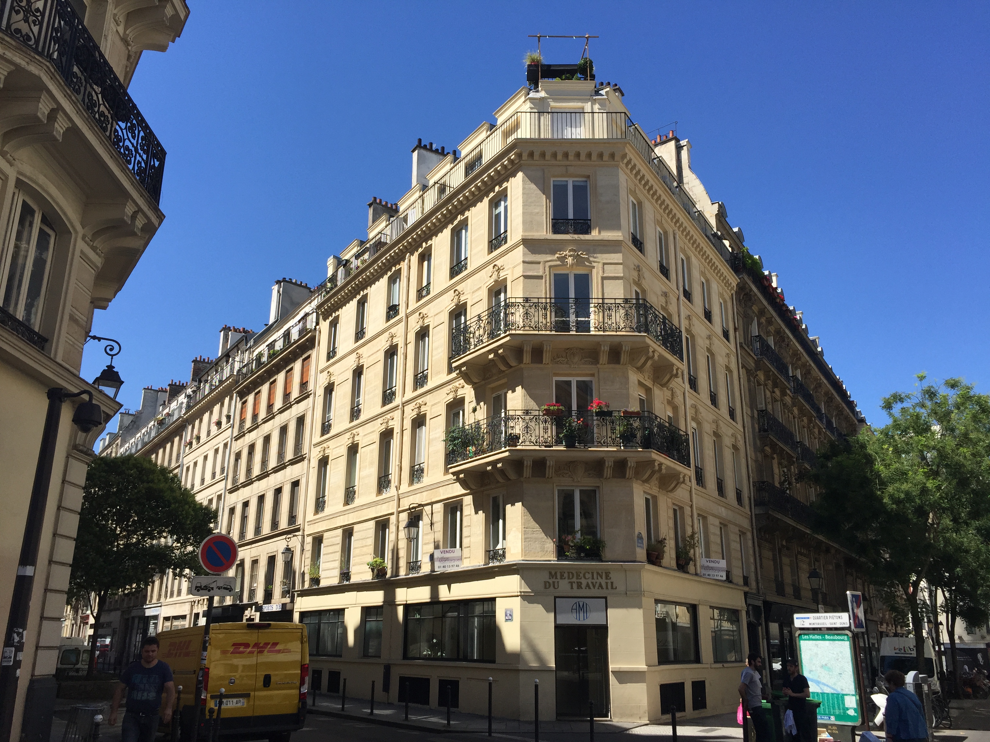 Ravalement de fa&ccedil;ade cot&eacute; rue - Paris, Rue Greneta