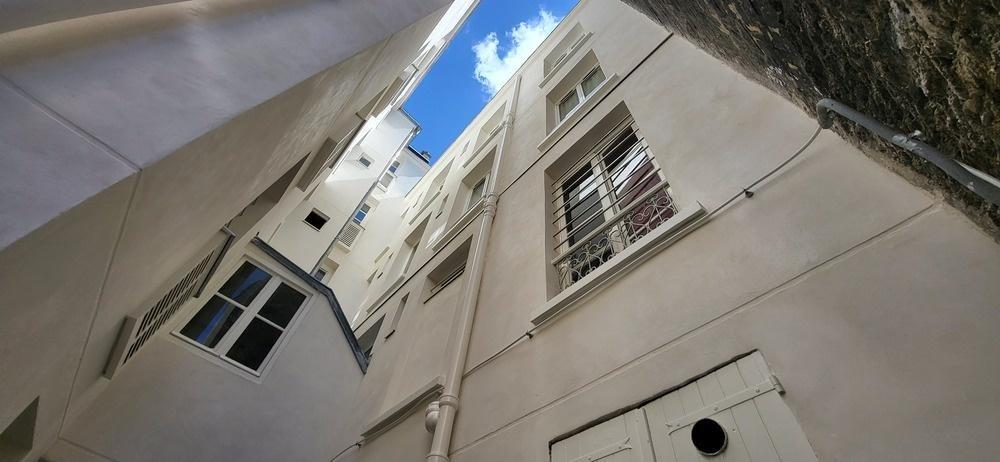 Travaux de ravalement, Saint-Denis (MV456).