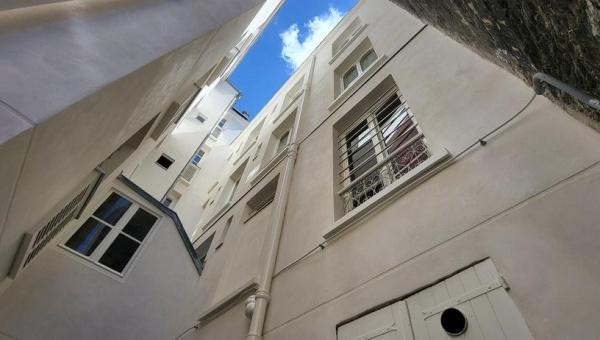 Travaux de ravalement, Saint-Denis (MV456).