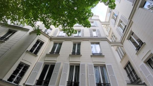 Travaux de ravalement, Paris (MV917)